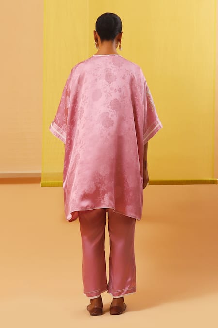 Sue Mue_Pink Chiffon, Satin, Satin, Embroidery, Applique Floral Kurta Set _Online_at_Aza_Fashions