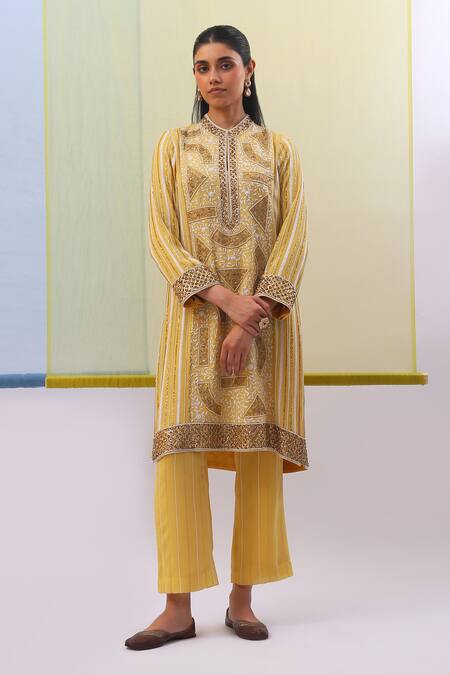 Shop Sue Mue Yellow Silk, Cotton Pearls, Sequins Bandeau Nuha Thread Embroidered Kurta Set Online at Aza Fashions Shop_Sue Mue_Yellow Silk, Cotton Pearls, Sequins Bandeau Nuha Thread Embroidered Kurta Set _Online_at_Aza_Fashions