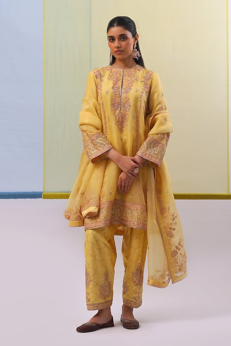 Sue Mue Mahiz Sequin Work Kurta Set 