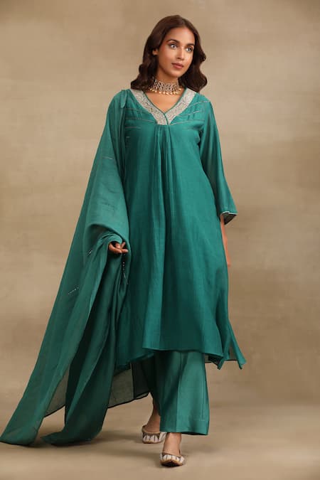 Trendy tokari Green Silk Chanderi Placement Woven Floral Brocade V Neck Kurta And Pant Set 