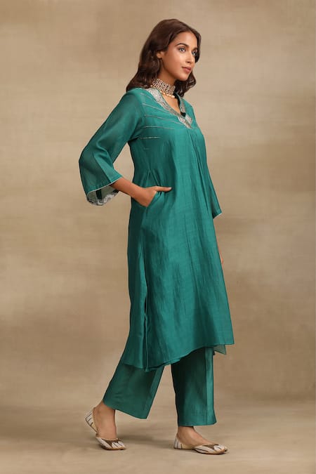 Buy_Trendy Tokari_Green Silk, Chanderi Sequins, Embroidery V-neck Kurta And Pant Set _Online_at_Aza_Fashions