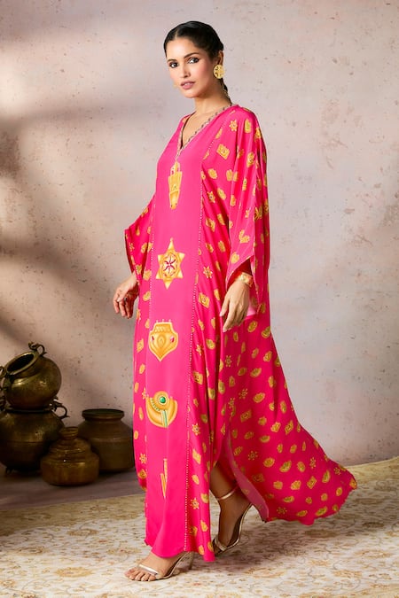 Buy_Masaba_Pink Crepe, Silk Sequins, Gota Patti V-neck Trinkets Print Slit Kaftan _Online_at_Aza_Fashions