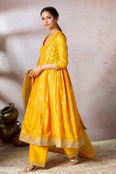 Buy_Masaba_Yellow Silk, Organza Embroidery V-neck Mystic Kurta Pant Set_Online_at_Aza_Fashions