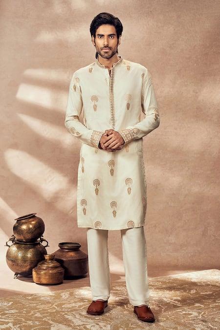 Masaba Ivory Jacquard Silk Embroidered Thread Travellers Kurta And Pant Set 