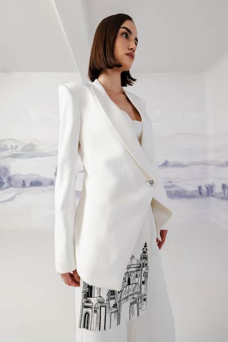 Shop Orthodox White Crepe Banana Flared Trouser at Aza Fashions Shop_Orthodox_White Crepe Banana Flared Trouser _at_Aza_Fashions