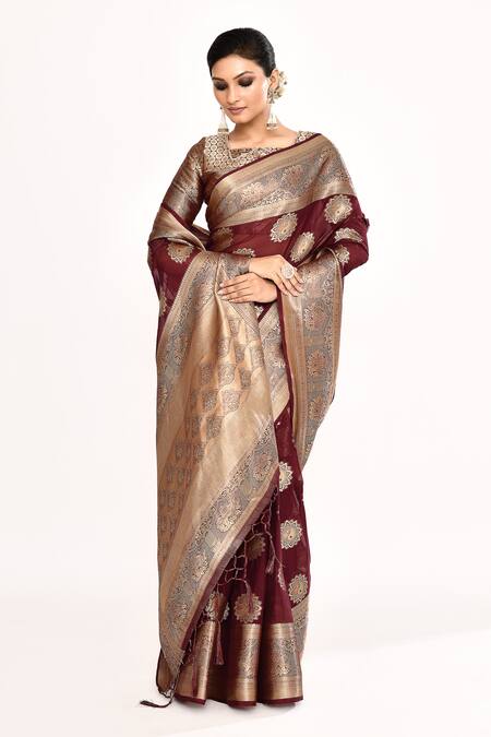 Naintara Bajaj_Maroon Viscose Zari V-neck Floral Woven Saree With Blouse _Online_at_Aza_Fashions