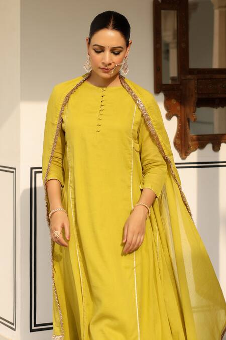 Buy_Pheeta_Yellow Mulmul Embroidery Fringe Lace Round Neck Panelled Anarkali And Pant Set