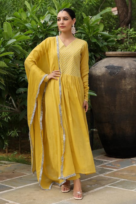 Pheeta_Yellow Mulmul Embroidery Fringe Lace V-neck Gathered Sleeve Anarkali And Pant Set_at_Aza_Fashions