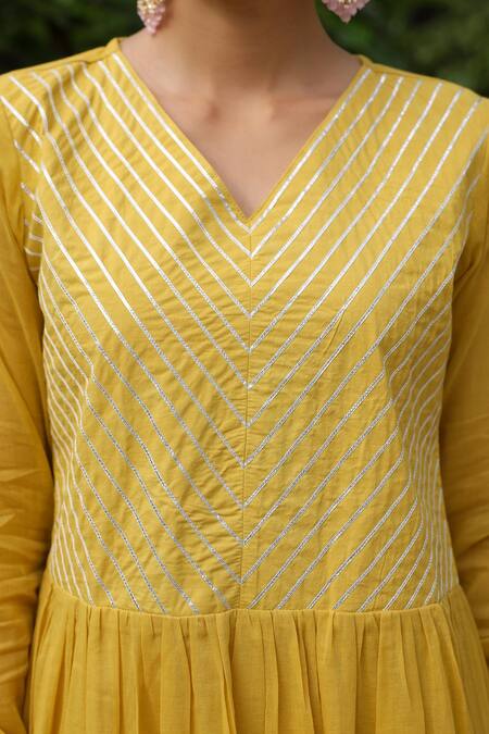 Shop_Pheeta_Yellow Mulmul Embroidery Fringe Lace V-neck Gathered Sleeve Anarkali And Pant Set