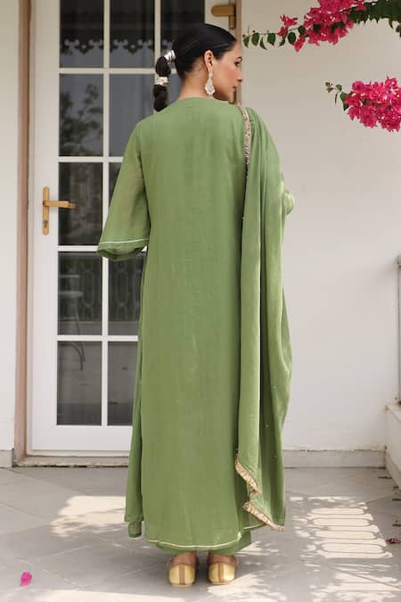 Pheeta Solid Pintuck Kurta & Pant Set 