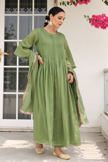 Shop_Pheeta_Green Cotton Sequins, Fringe Round Neck Solid Pintuck Kurta And Pant Set 