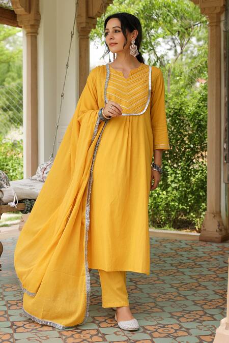 Buy_Pheeta_Yellow Mulmul Embroidery Fringe Lace Notched Yoke Kurta And Pant Set