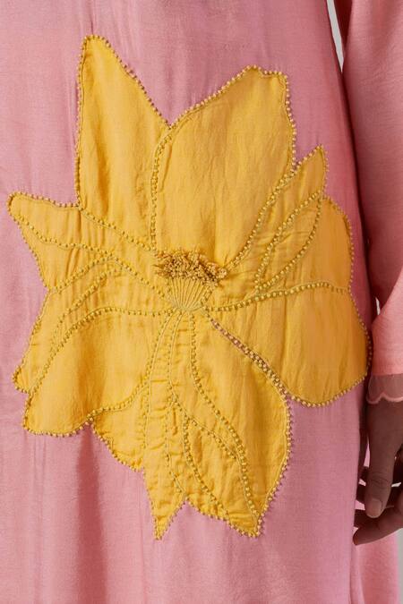 Buy_Grass & Sunshine_Pink Viscose, Organza Beads V-neck Floral Spectrum Applique Kurta Set 