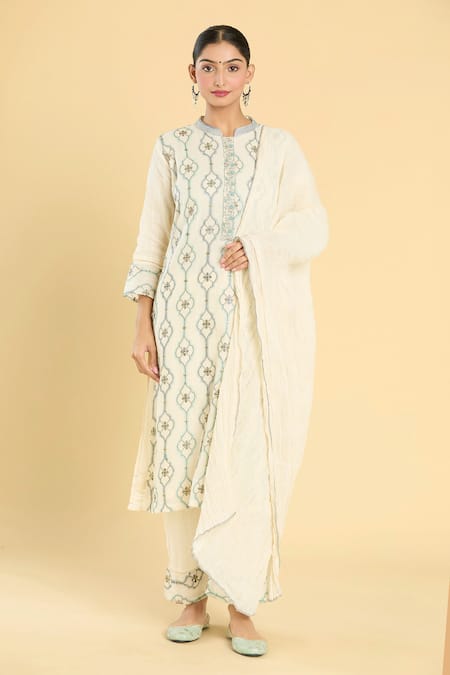 Buy_Label Lila_Off White Cotton, Chanderi Embroidery Mandarin Collar Damask Kurta Pant Set _Online_at_Aza_Fashions