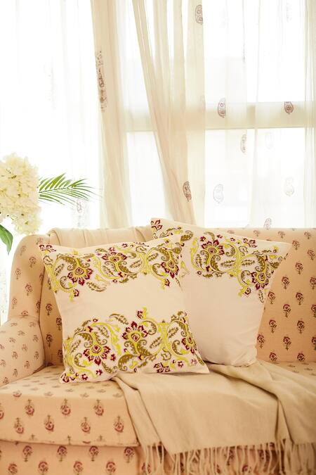 Buy_Inheritance India_White 100% Cotton Bijnor Block Pattern Cushion Covers - Set Of 4_Online_at_Aza_Fashions