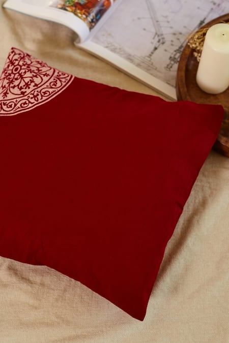 Inheritance India Maroon 100% Cotton Rangoli Block Print Cushion Covers - Set Of 4 at Aza Fashions Inheritance India_Maroon 100% Cotton Rangoli Block Print Cushion Covers - Set Of 4_at_Aza_Fashions