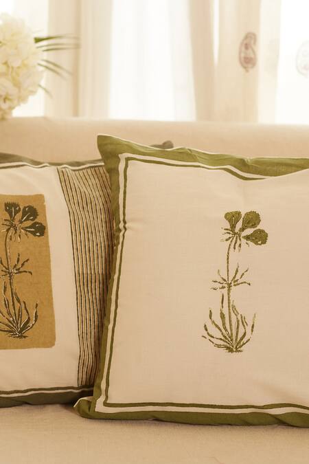 Inheritance India White 100% Cotton Mughal Block Pattern Cushion Covers - Set Of 4 Online at Aza Fashions Inheritance India_White 100% Cotton Mughal Block Pattern Cushion Covers - Set Of 4_Online_at_Aza_Fashions