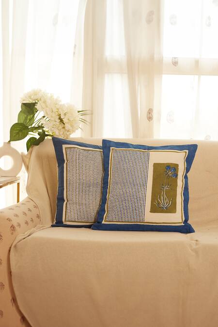 Inheritance India White 100% Cotton Mughal Print Cushion Covers - Set Of 4 Online at Aza Fashions Inheritance India_White 100% Cotton Mughal Print Cushion Covers - Set Of 4_Online_at_Aza_Fashions