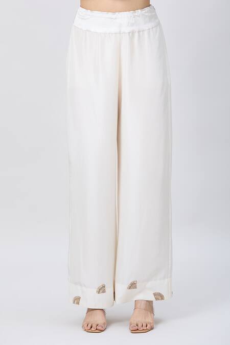 Minaxi Dadoo_Ivory Organza, Silk Pearls, Sequins, Zari Peacock Embroidered Cape And Kurta Set _Online_at_Aza_Fashions