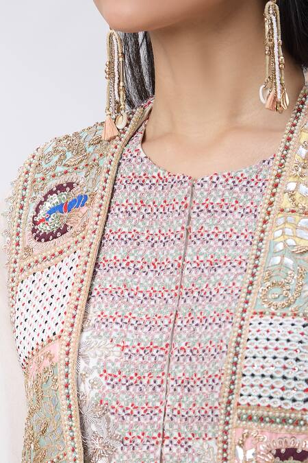 Minaxi Dadoo_Ivory Organza, Silk Pearls, Sequins, Zari Peacock Embroidered Cape And Kurta Set _at_Aza_Fashions