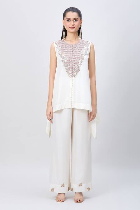 Buy_Minaxi Dadoo_Ivory Organza, Silk Pearls, Sequins, Zari Peacock Embroidered Cape And Kurta Set 