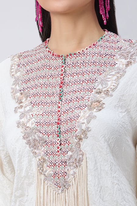 Minaxi Dadoo_Ivory Dupion Silk Embellished Dori Work Round Yoke Crushed Kaftan And Pant Set _at_Aza_Fashions