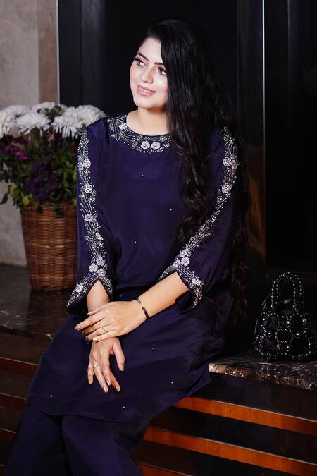 Myra Clothing Line_Blue Crepe Embroidery Round Neck Bead Floral Embellished Kurta With Pant _Online_at_Aza_Fashions