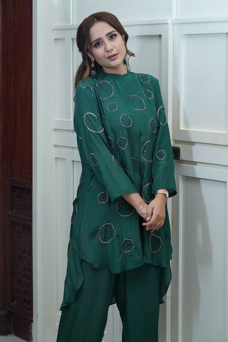 Myra Clothing Line_Green Crepe Sequins, Beads Bandeau Neck Embellished High-low Kurta With Pant _Online_at_Aza_Fashions
