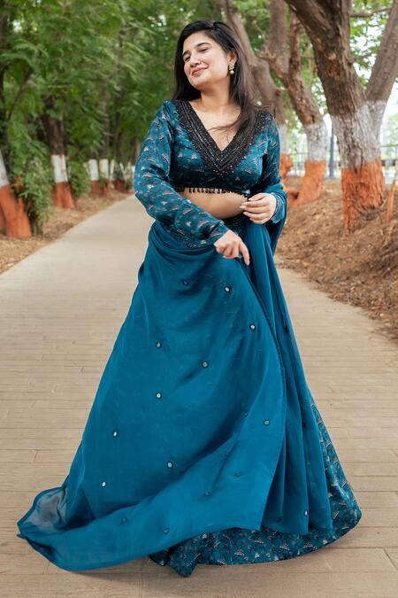 Buy Essay By Sumedha Agrawal Green Organza, Satin Embroidery, Beads V-neck Hand Lehenga Blouse Set Buy_Essay By Sumedha Agrawal_Green Organza, Satin Embroidery, Beads V-neck Hand Lehenga Blouse Set