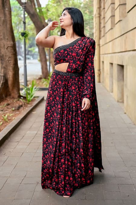 Buy_Essay By Sumedha Agrawal_Black Satin, Crepe, Silk Embroidery, Floral Print Pre-draped Saree Set With Belt _Online_at_Aza_Fashions