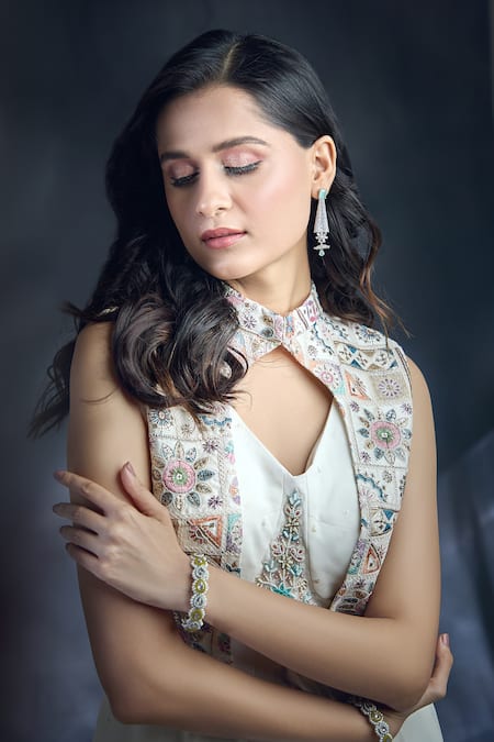 Shop Aariyana Couture Off White Georgette, Viscose Sequins, Embroidery Bandeau Jacket Lehenga Set Online at Aza Fashions Shop_Aariyana Couture_Off White Georgette, Viscose Sequins, Embroidery Bandeau Jacket Lehenga Set _Online_at_Aza_Fashions