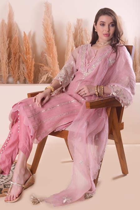 Surabhi Arya Flower Yoke Embroidered Kurta Set 