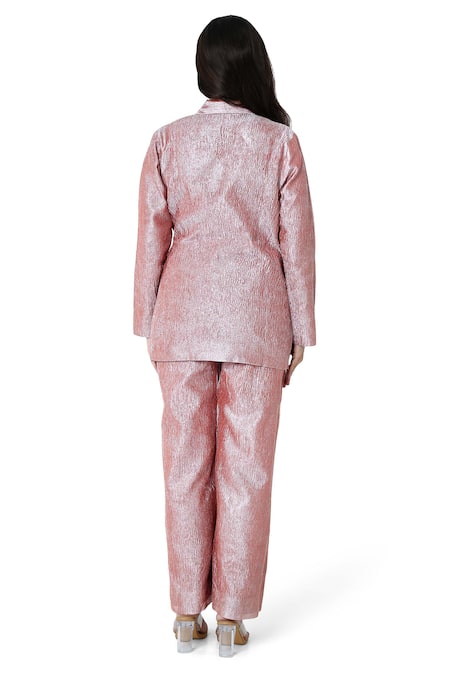 Komal Shah_Red Crushed Tissue Notched Lapel Front Tie-up Jacket And Pant Set _Online_at_Aza_Fashions