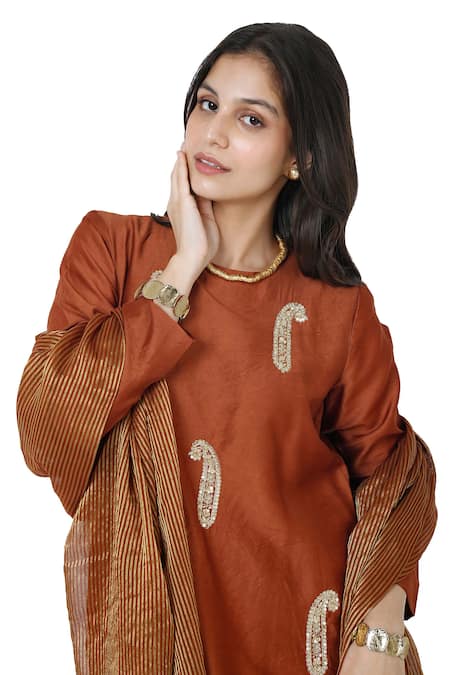 Buy_Komal Shah_Brown Kurta Chanderi Embroidered Sequin Round Paisley Pant Set _Online_at_Aza_Fashions