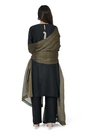 Komal Shah_Black Chanderi, Silk, Organza Sequins Round Paisley Embroidered Kurta Pant Set _Online_at_Aza_Fashions