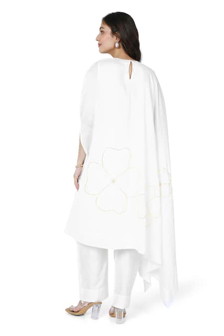 Komal Shah Embroidered Cape & Pant Set 