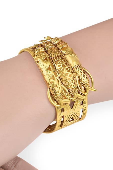 Masaba Matsya Carved Cuff 