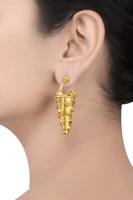 Masaba Coast Charm Bucket Carved Earrings 