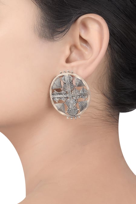 Masaba Craved Shield Earrings 