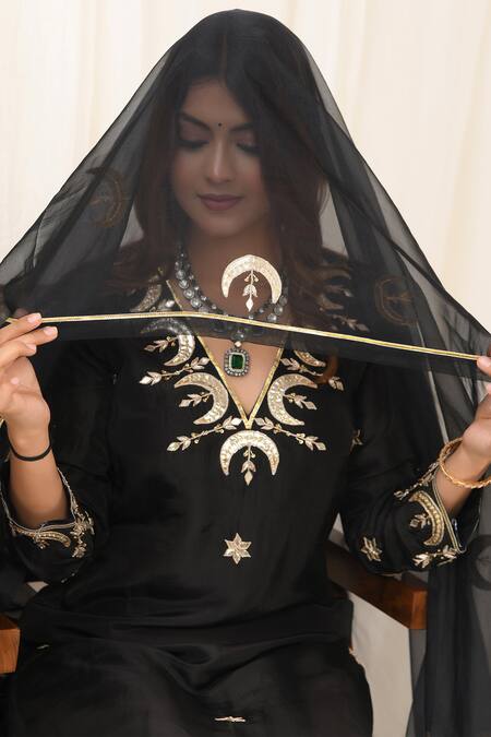 Yuvraani Jaipur_Black Silk, Organza, Cotton Embroidery, Gota Patti V-neck Kurta Pant Set _at_Aza_Fashions