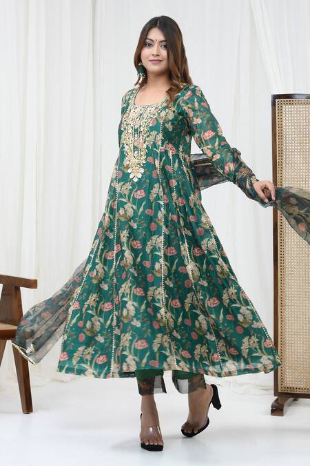 Yuvraani Jaipur_Green Chanderi, Organza Embroidery Round Neck Floral Print Kurta And Pant Set _Online_at_Aza_Fashions