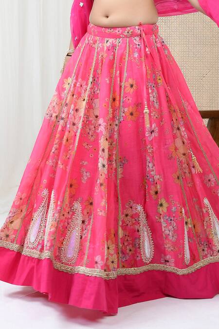 Yuvraani Jaipur_Pink Chanderi, Organza Embroidery Scoop Neck Floral Blouse And Lehenga Set _Online_at_Aza_Fashions