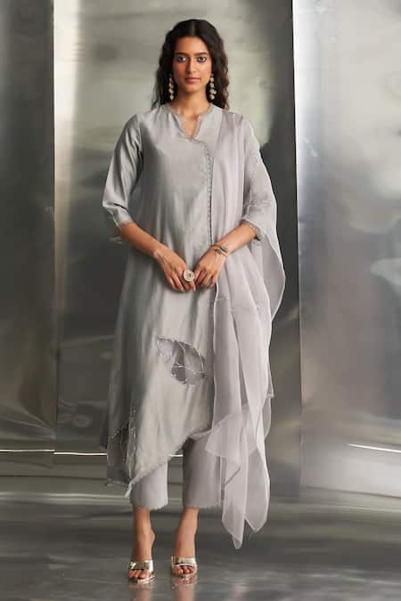 Charkhee Grey Kurta Chanderi Hand Embroidered Nakshi Notched Scallop Hem Pant Set 