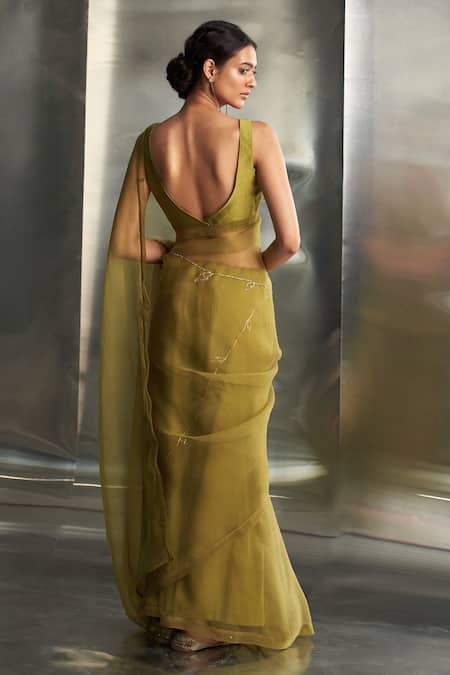 Charkhee Nakshi Hand Embroidered Saree With Blouse 