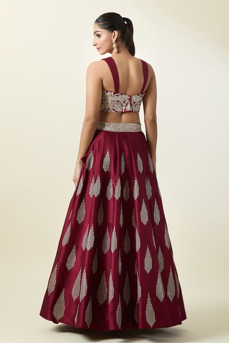 Samyukta Singhania Geometric Pattern Embroidered Lehenga Blouse Set 