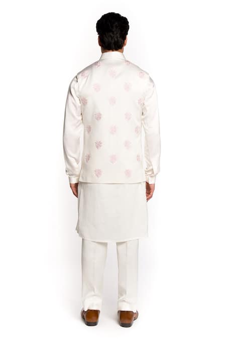 Arjuun Kilachand Embroidered Floral Motif Bundi Kurta Set 