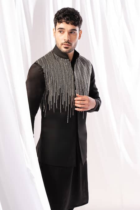Arjuun Kilachand Embroidered Black Bundi & Kurta Set 