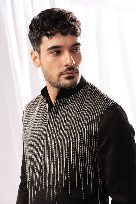 Arjuun Kilachand Black Linen Silk Embroidered Sequin Bundi And Kurta Set Online at Aza Fashions Arjuun Kilachand_Black Linen Silk Embroidered Sequin Bundi And Kurta Set _Online_at_Aza_Fashions