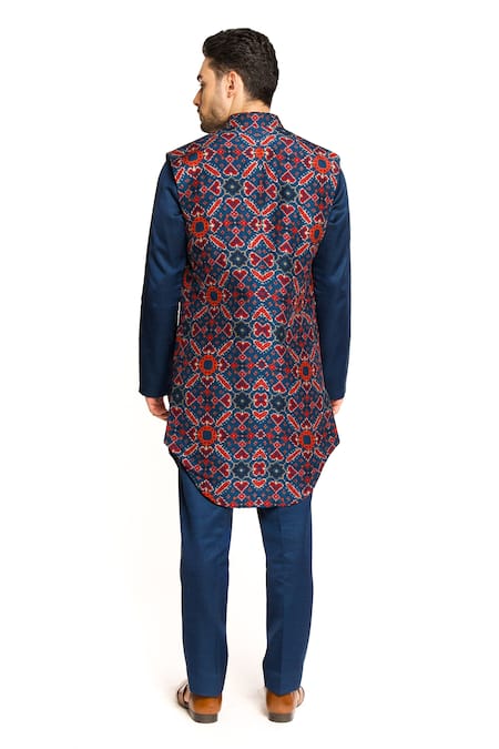 Arjuun Kilachand Patola Pattern Long Open Bundi Set 