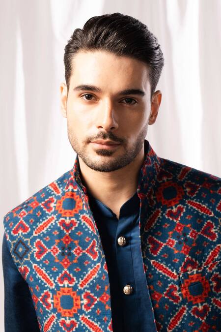 Arjuun Kilachand_Blue Pattern Long Open Bundi Set _Online_at_Aza_Fashions